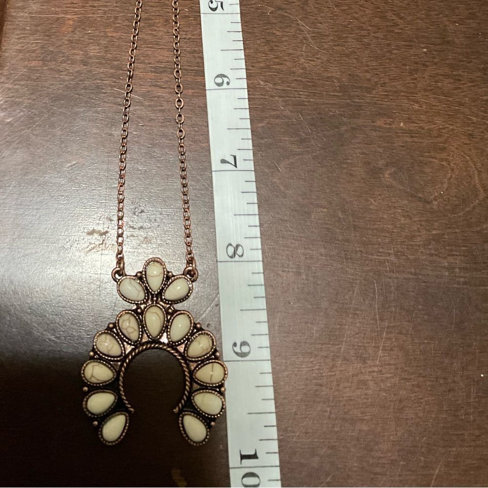NWT SQUASH BLOSSOM NECKLACE - Picture 4 of 4